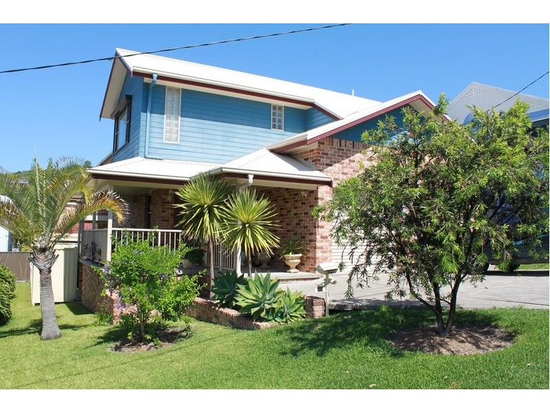 12 East Street, Crescent Head NSW 2440