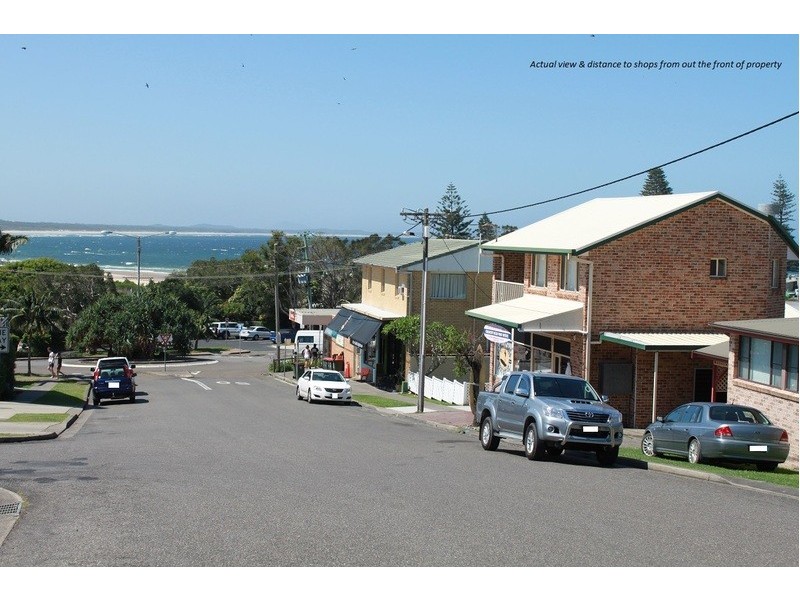 12 East Street, Crescent Head NSW 2440