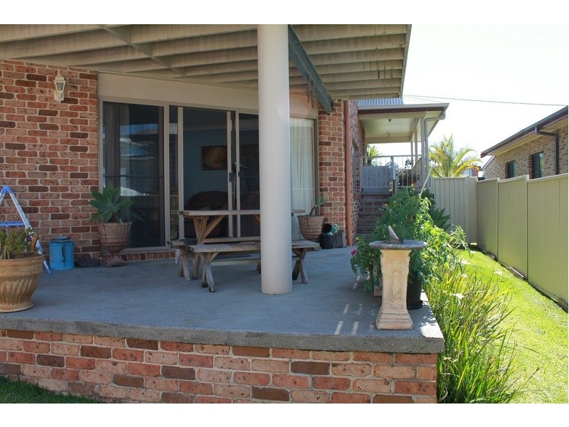 12 East Street, Crescent Head NSW 2440