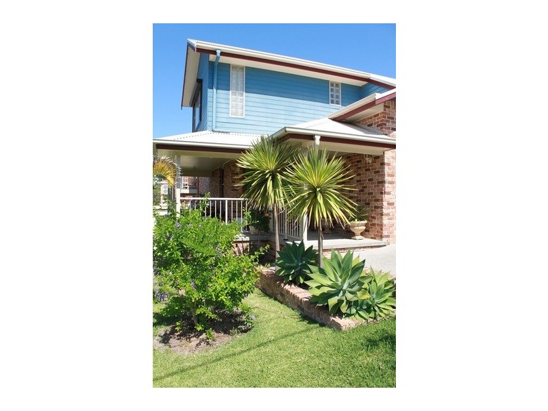 12 East Street, Crescent Head NSW 2440