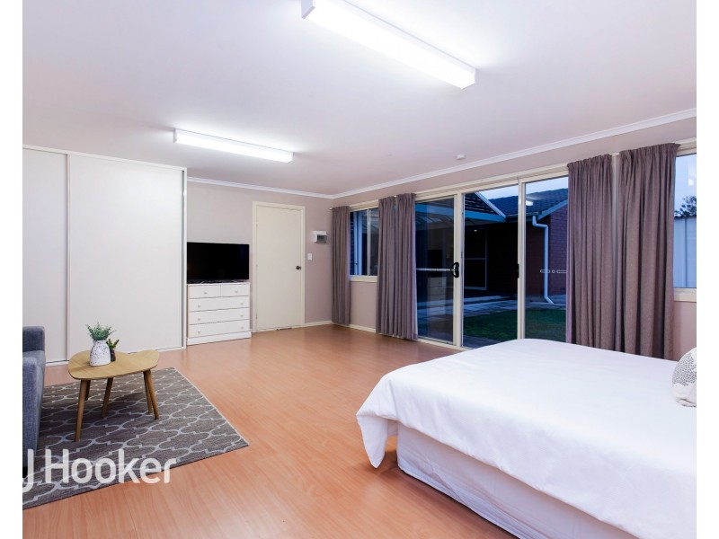 6 Grose Crescent, North Haven SA 5018