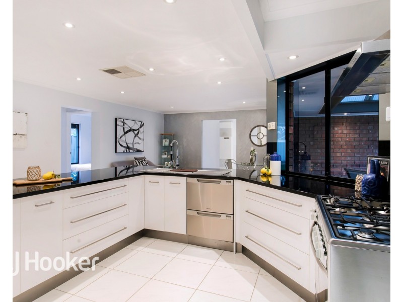 8 Carnation Court, Parafield Gardens SA 5107