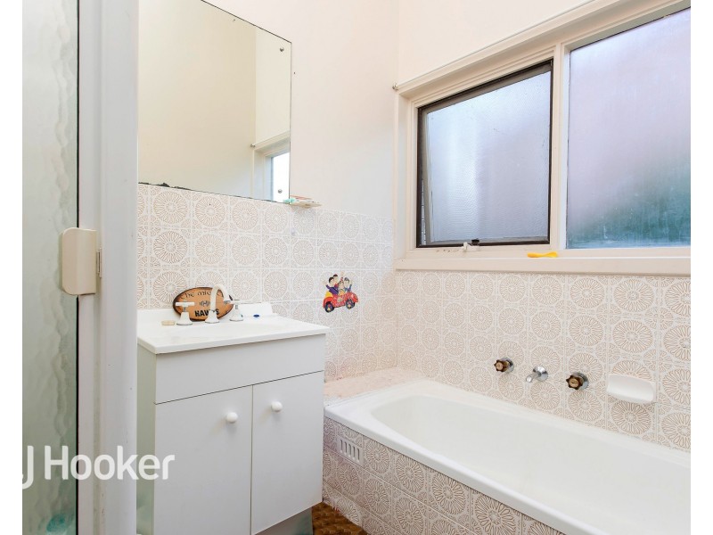 23 Glenalvon Drive, Flagstaff Hill SA 5159