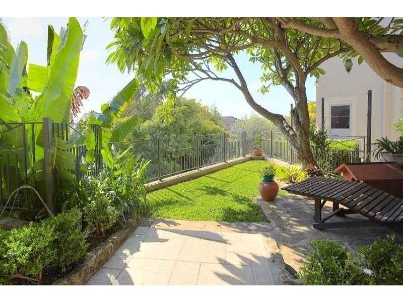 79 New Beach Road, Darling Point NSW 2027