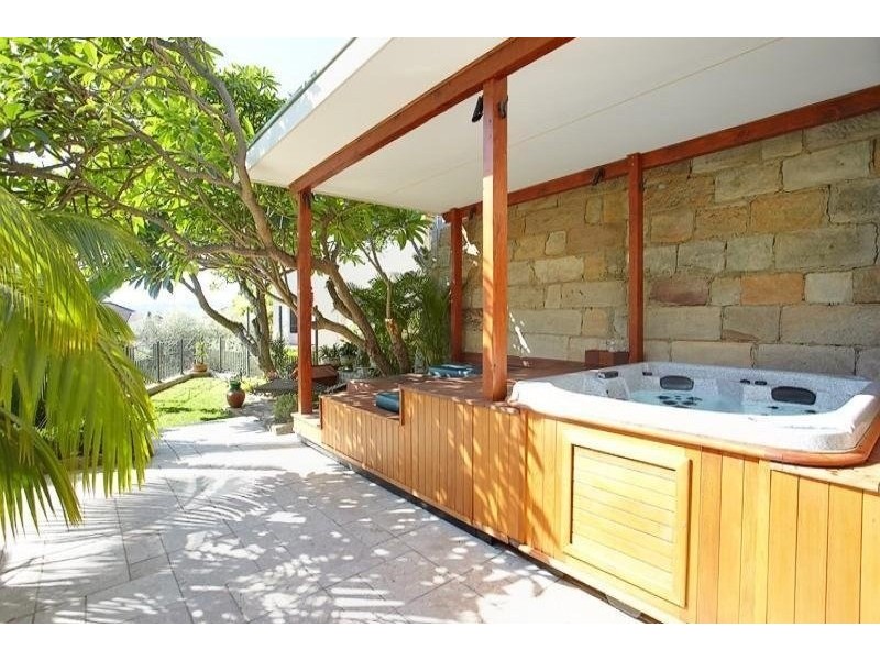 79 New Beach Road, Darling Point NSW 2027