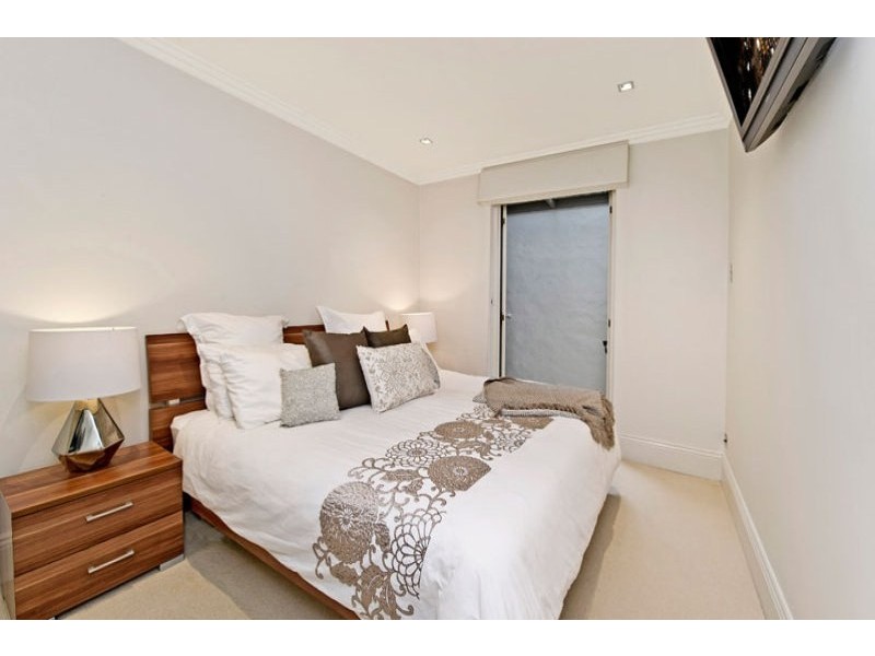 82 Blues Point Road, Mcmahons Point NSW 2060