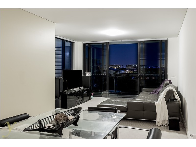 523/22 Bayswater Drive, Wentworth Point NSW 2127