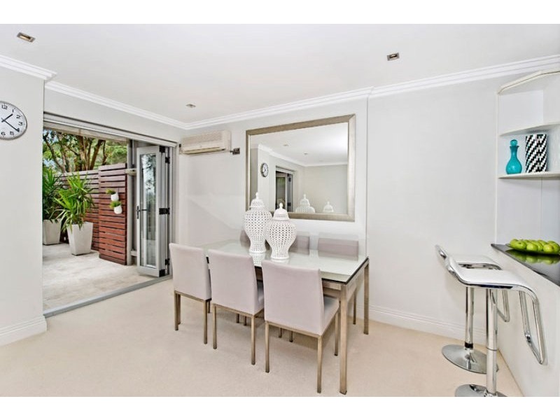 82 Blues Point Road, Mcmahons Point NSW 2060