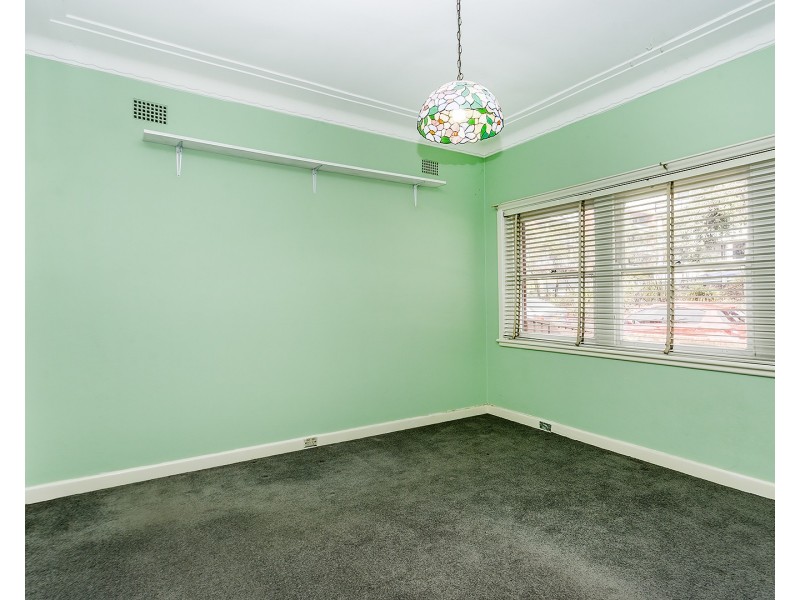 4 Mombri Street, Merrylands NSW 2160