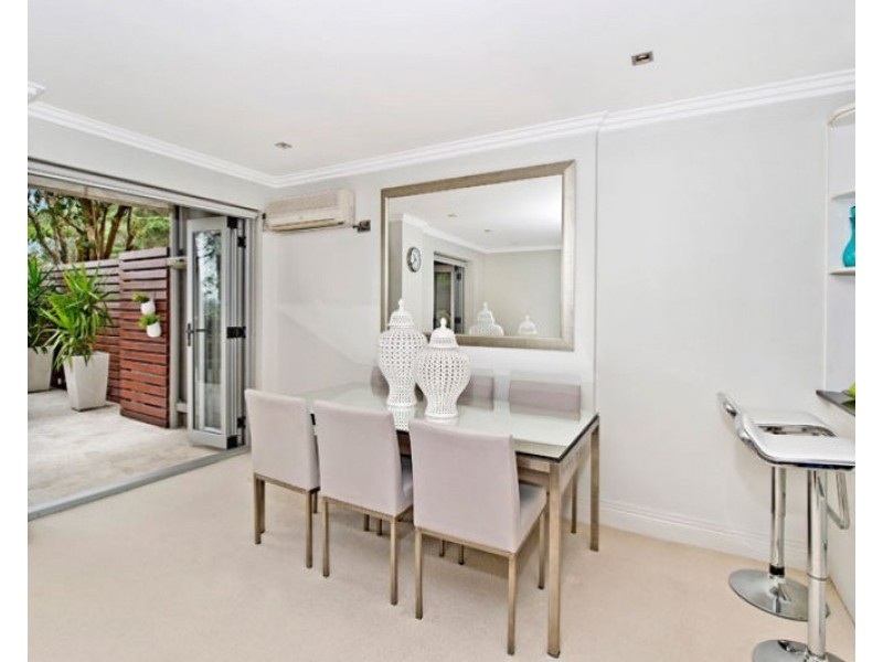 82 Blues Point Road, Mcmahons Point NSW 2060