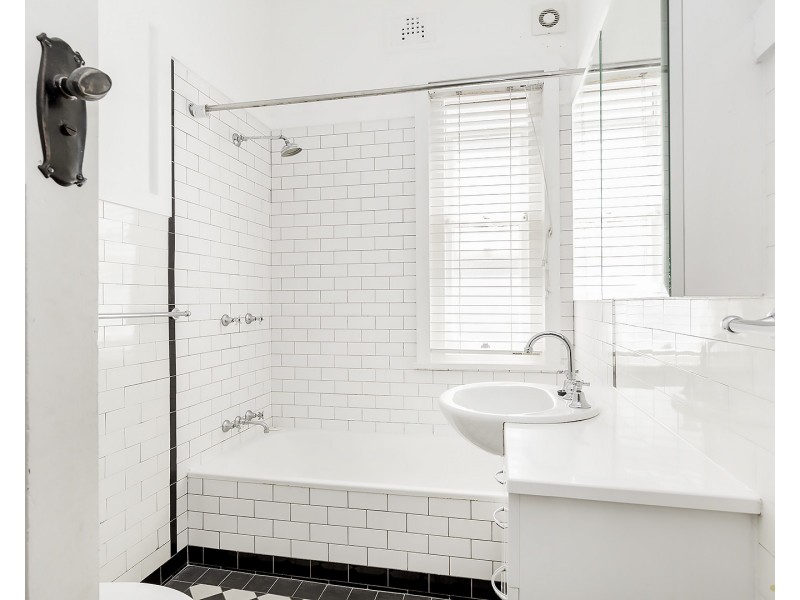 110 Beach Street, Coogee NSW 2034