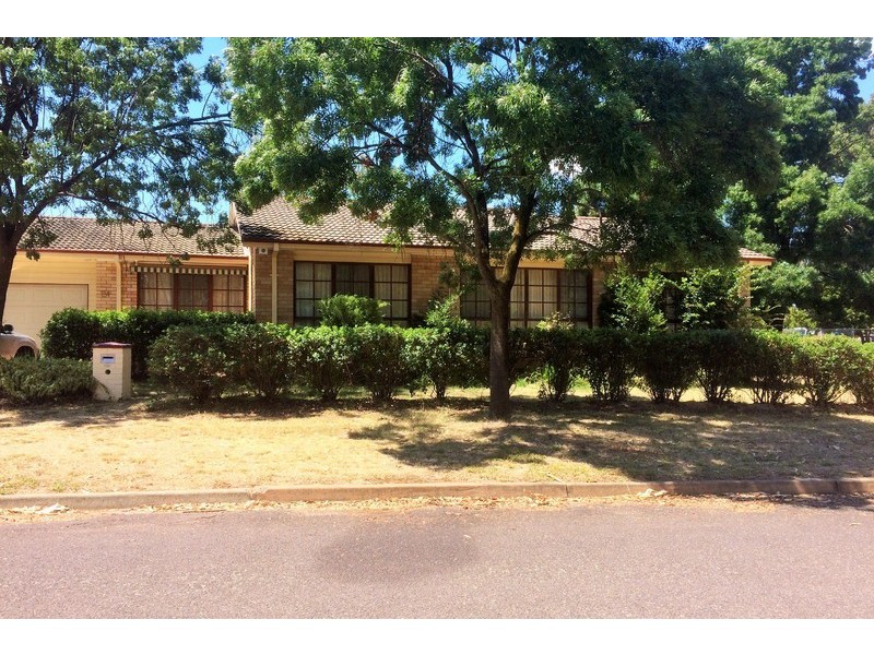 24 Simpson Street, Watson ACT 2602