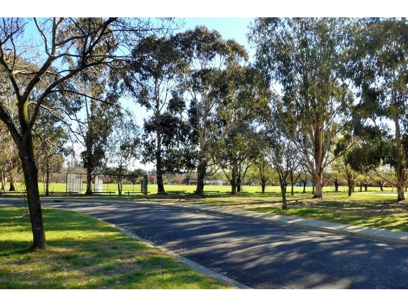 24 Simpson Street, Watson ACT 2602