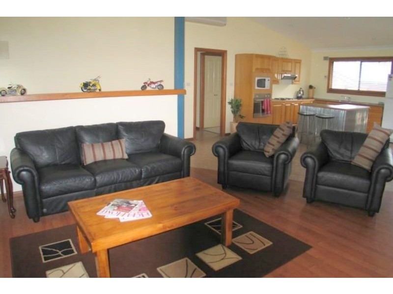 24 Alma Avenue, Fishermans Paradise NSW 2539