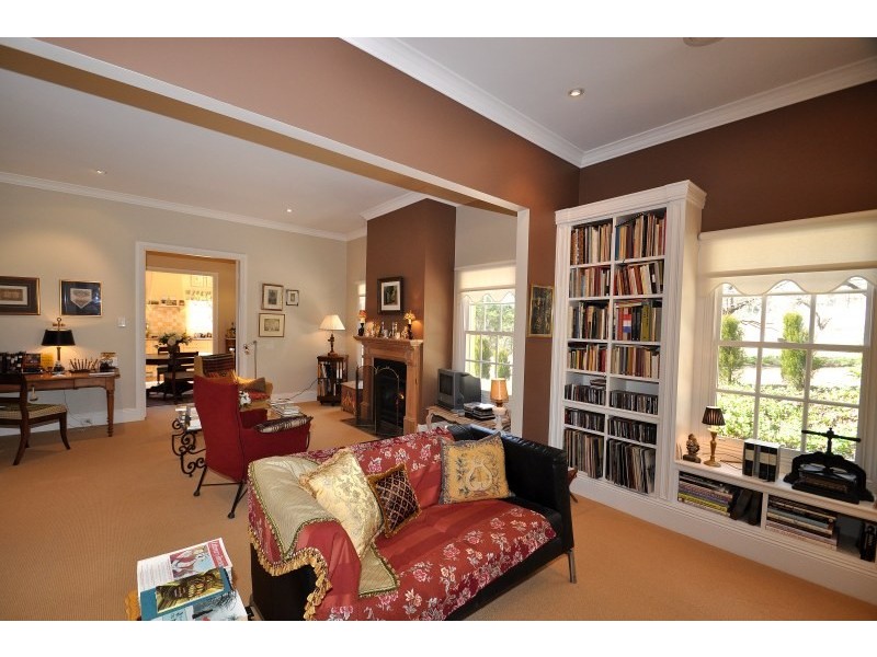 10 Oldbury Street, Berrima NSW 2577