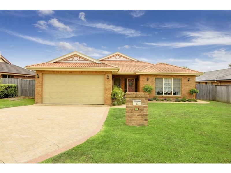 10 Caley Street, Bowral NSW 2576