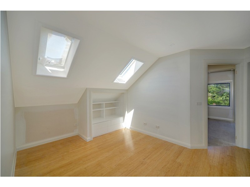 96 North Street, Robertson NSW 2577