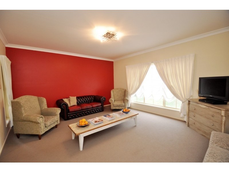 10 Caley Street, Bowral NSW 2576