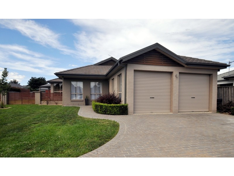 24 Bronwyn Place, Bowral NSW 2576