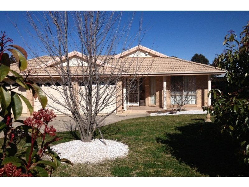 8 Matavia Place, Bowral NSW 2576