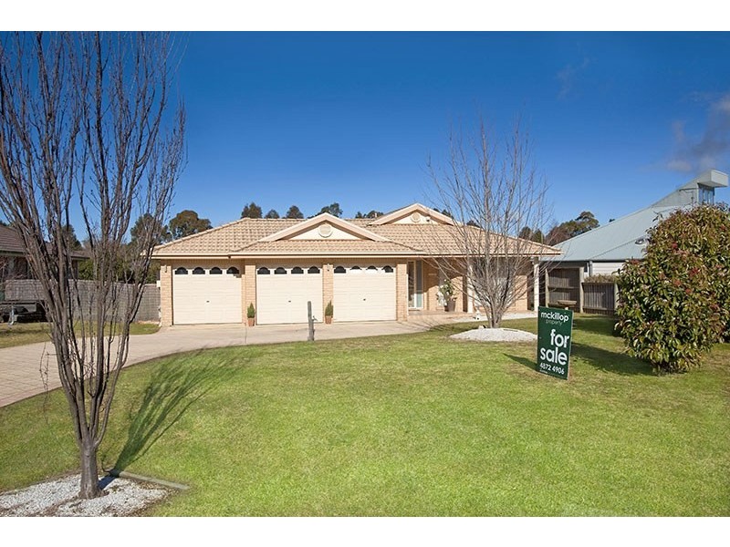 8 Matavia Place, Bowral NSW 2576