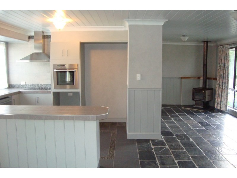 16-18 Railway Avenue, Colo Vale NSW 2575