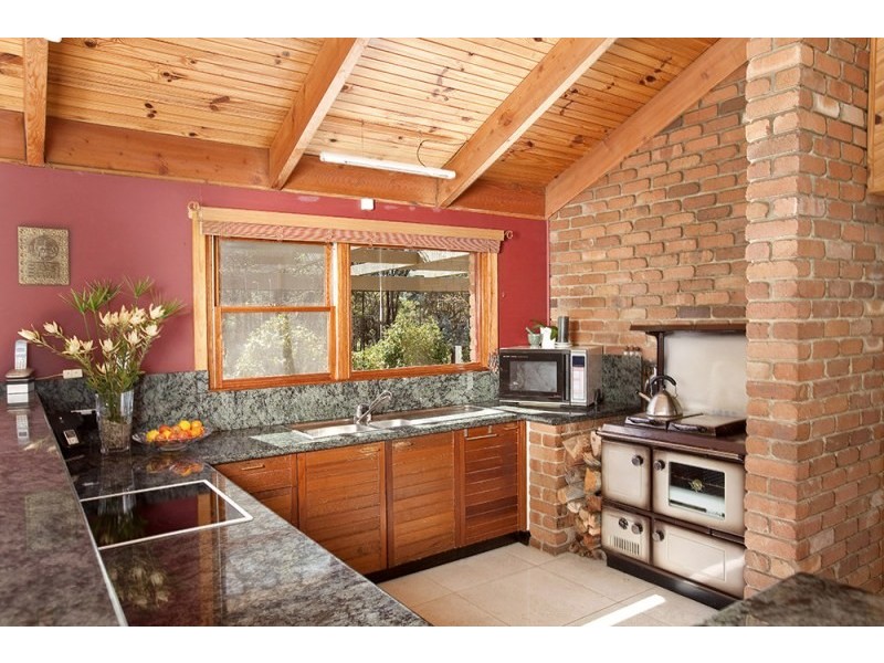 27 Elizabeth Way, Hill Top NSW 2575