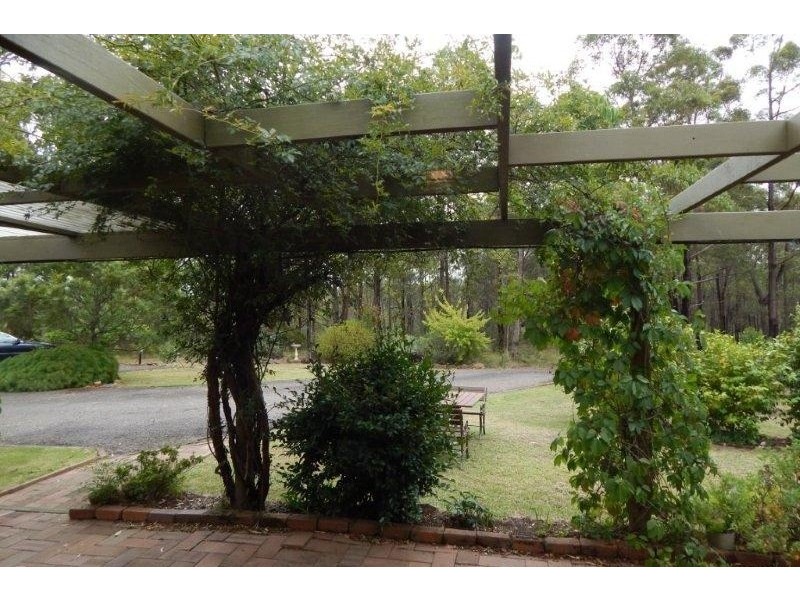 27 Elizabeth Way, Hill Top NSW 2575