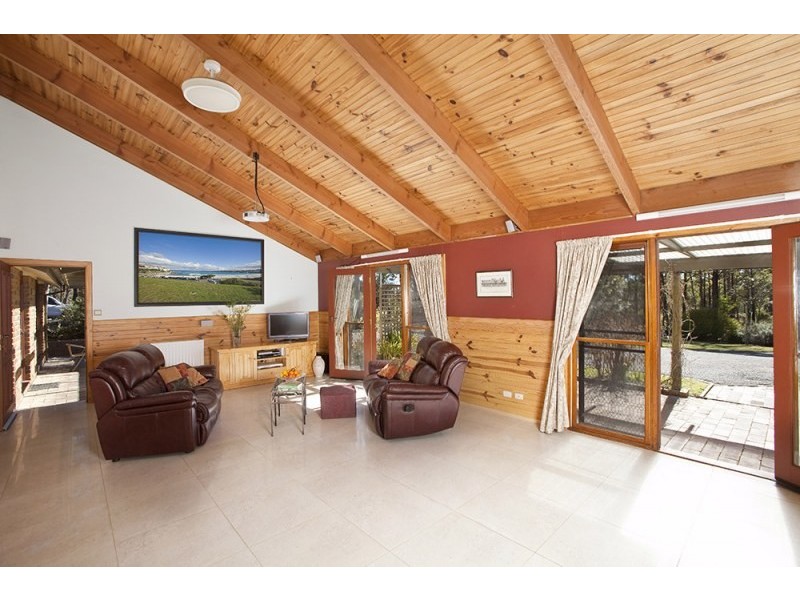 27 Elizabeth Way, Hill Top NSW 2575