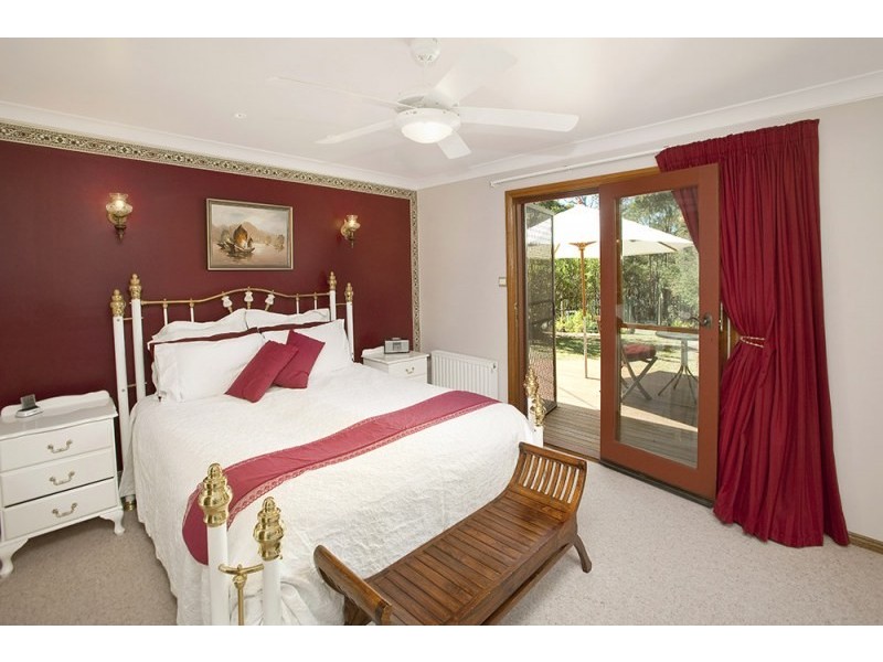 27 Elizabeth Way, Hill Top NSW 2575