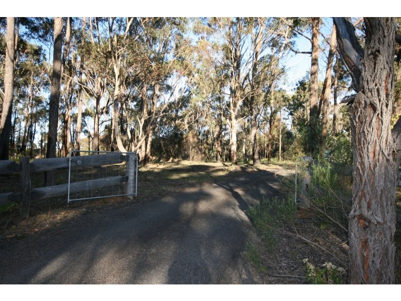 27 Elizabeth Way, Hill Top NSW 2575