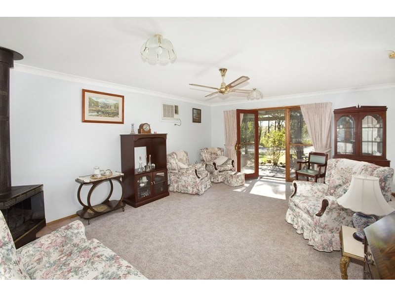 27 Elizabeth Way, Hill Top NSW 2575