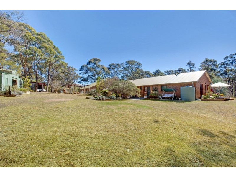 27 Elizabeth Way, Hill Top NSW 2575
