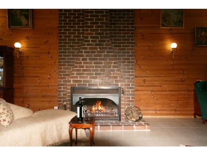 27 Elizabeth Way, Hill Top NSW 2575