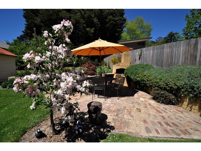 8 Elm Street, Bowral NSW 2576