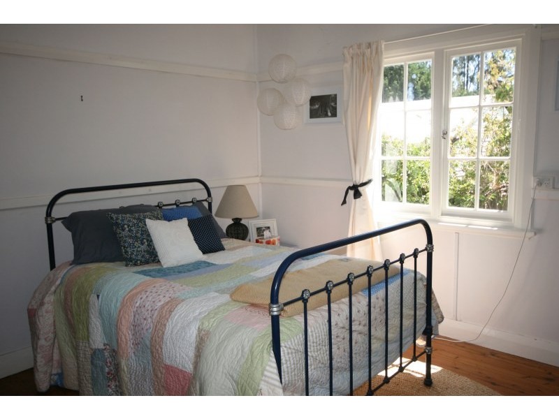 10 Caalong Street, Robertson NSW 2577