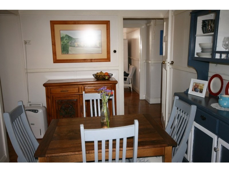 10 Caalong Street, Robertson NSW 2577