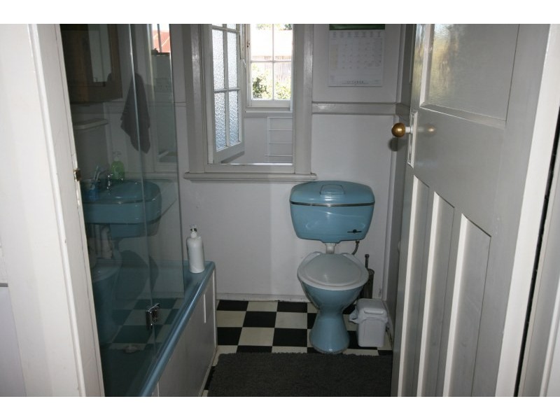 10 Caalong Street, Robertson NSW 2577