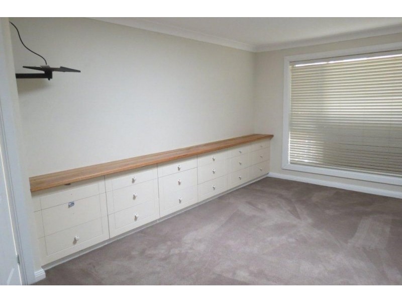 48 Caalong Street, Robertson NSW 2577