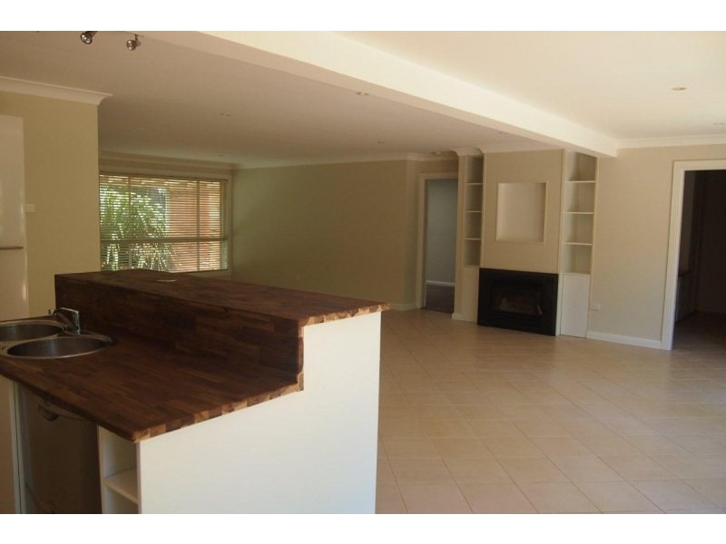 48 Caalong Street, Robertson NSW 2577