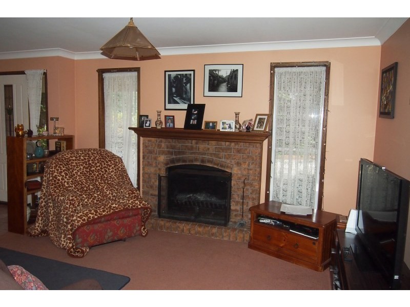 36 Charlotte Street, Robertson NSW 2577