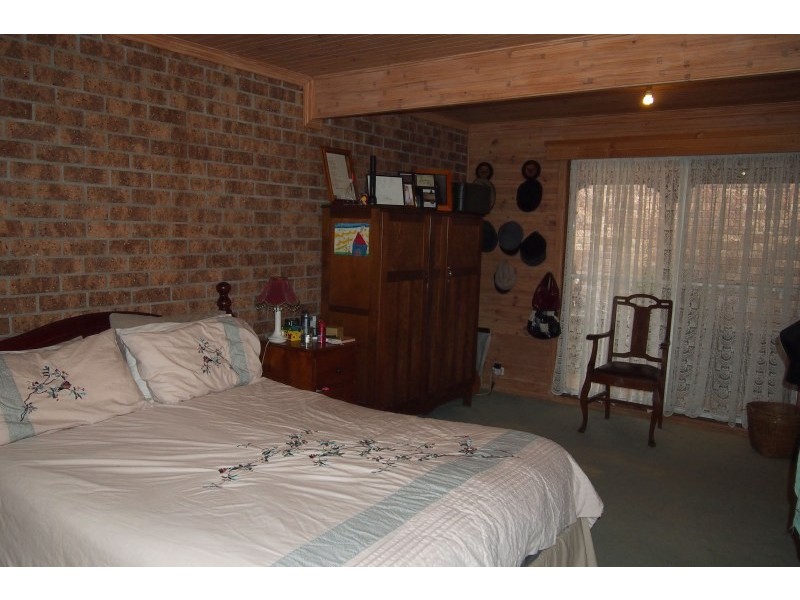 36 Charlotte Street, Robertson NSW 2577