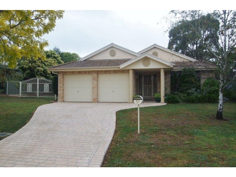 27 Robinia Drive, Bowral NSW 2576