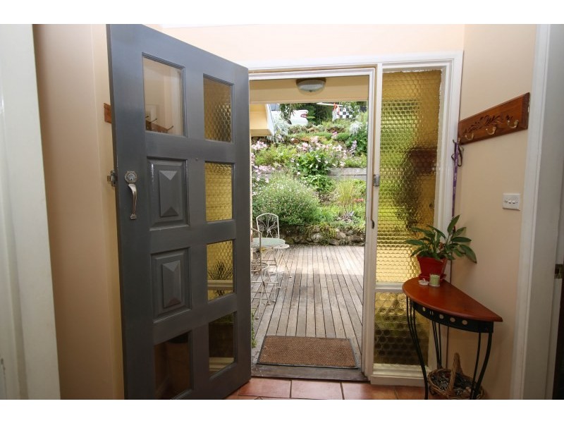 35 Lawn Avenue, Robertson NSW 2577