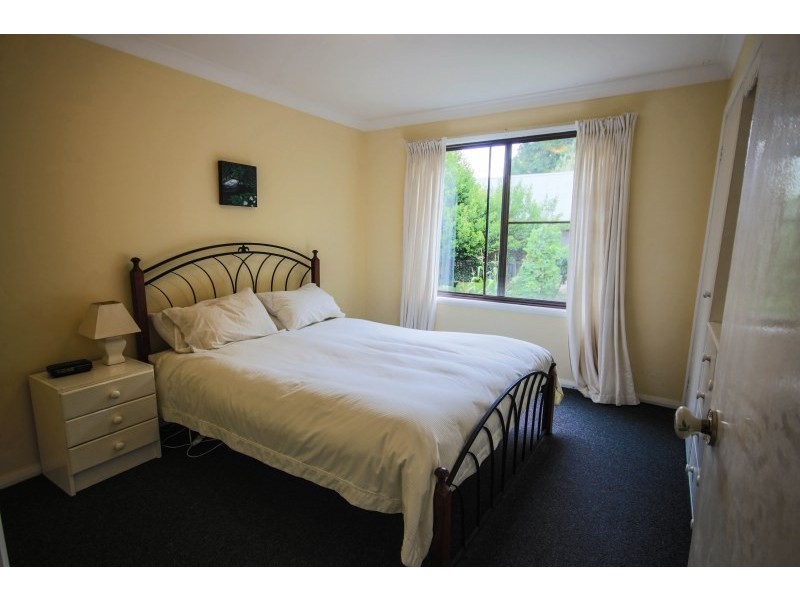 35 Lawn Avenue, Robertson NSW 2577