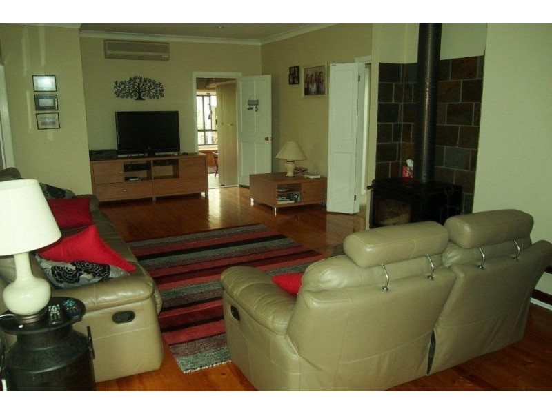 50 North Street, Robertson NSW 2577