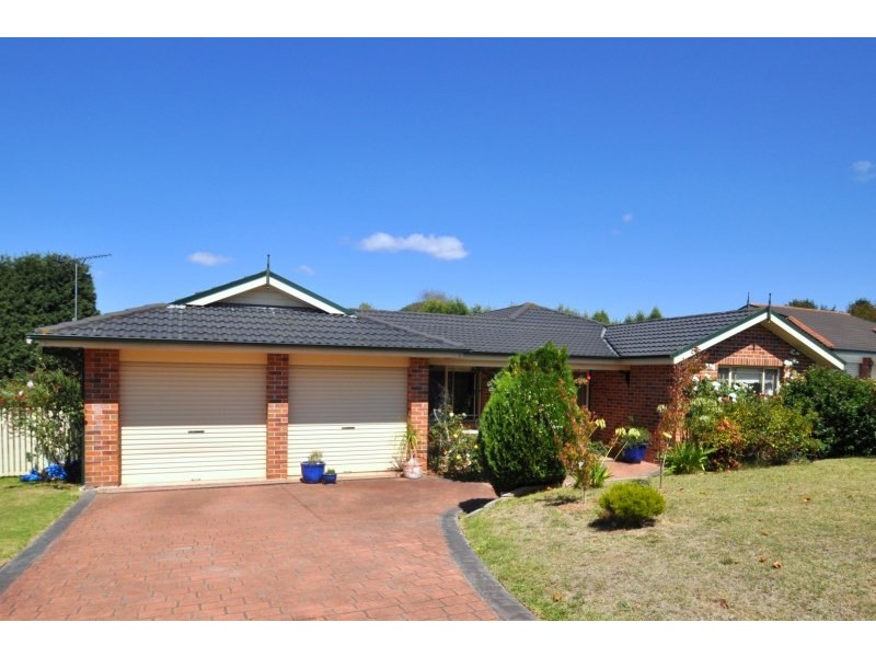 8 Tulip Close, Bowral NSW 2576