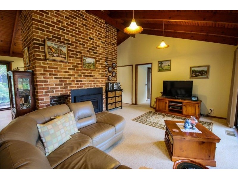 16 Fountaindale Road, Robertson NSW 2577
