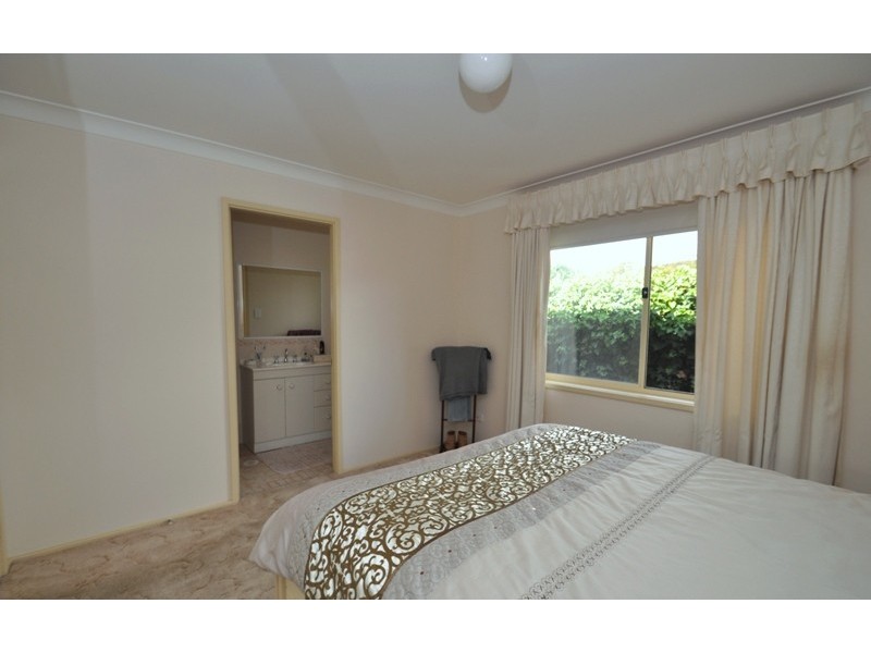 9 Links Place, Willow Vale NSW 2575