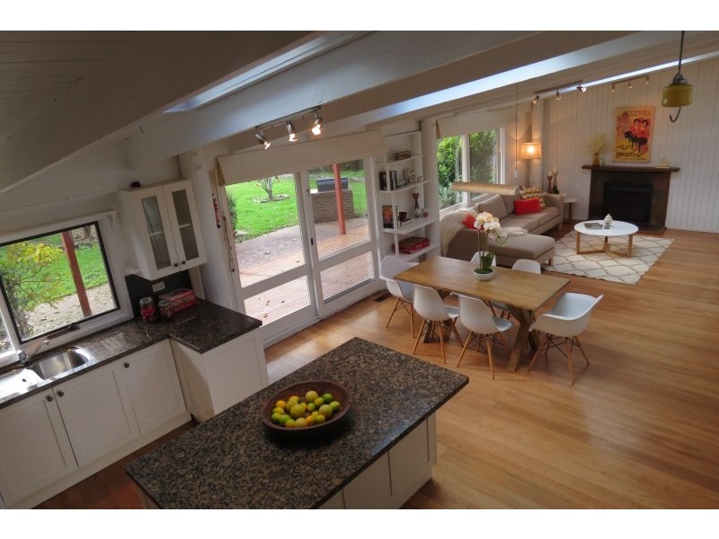 74 North Street, Robertson NSW 2577